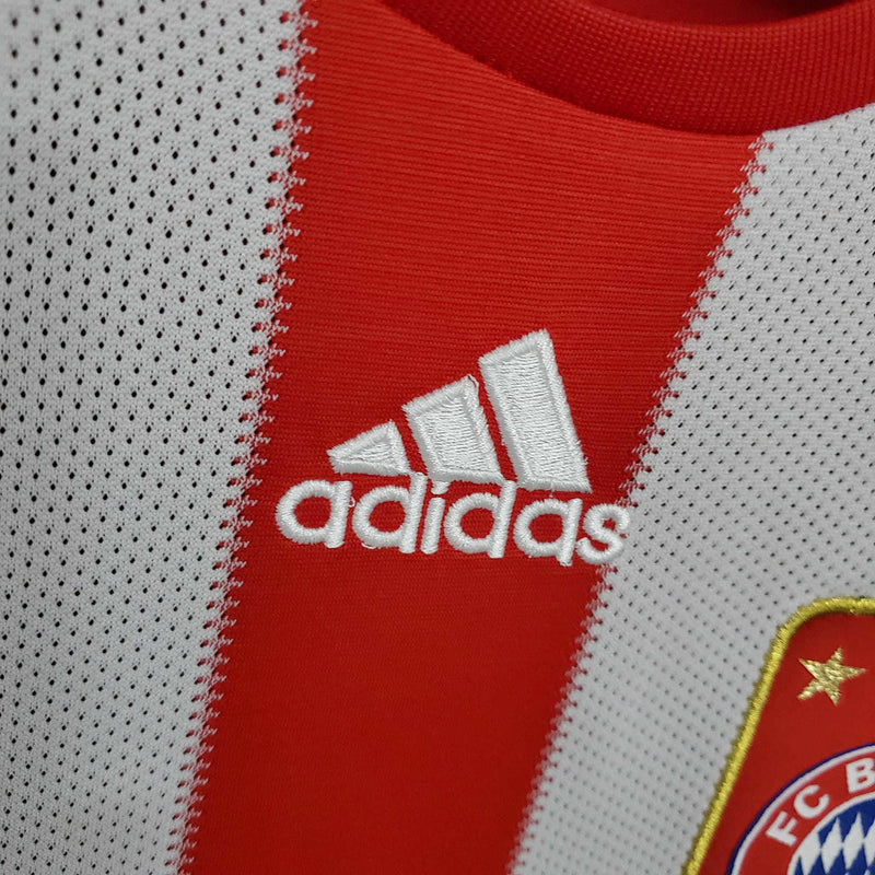 Maillot BayernMunique Rétro 2010/2011 - Rouge et Branca